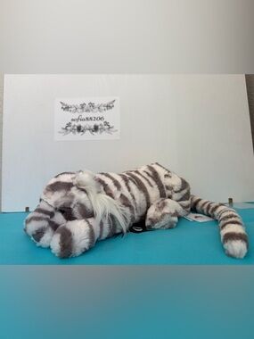 Jellycat SACHA SNOW TIGER - Little 11" Plush - BNWT & Dust Bag